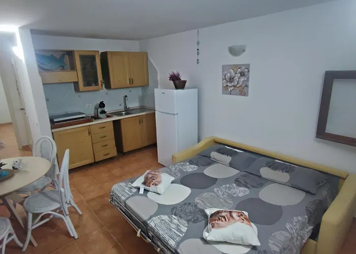 Emadi House * بورتو روتوندو